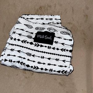 Milk snob car seat cover/ nursing cover